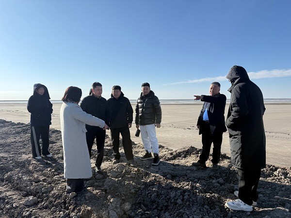 额盐公司联合东乌旗政府多部门现场办公，聚力推进额吉淖尔盐湖旅游项目